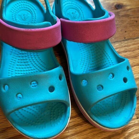 Girls Kids Crocs Sandal Summer Shoe Open Toe C 12 - Picture 3 of 7